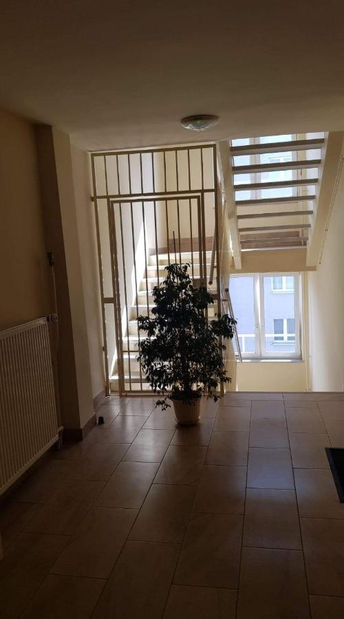 Apartament Plac Trzech Krzyzy Varsovia Exterior foto