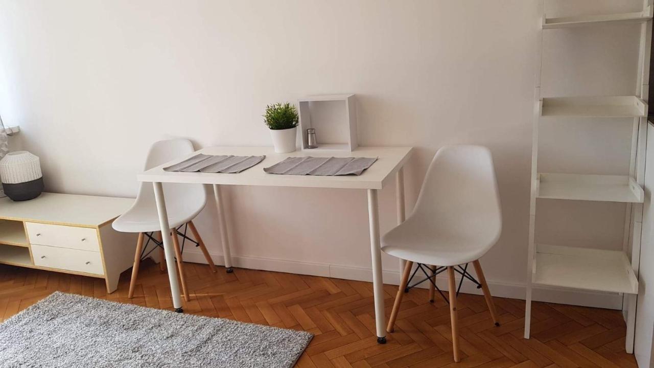 Apartament Plac Trzech Krzyzy Varsovia Exterior foto